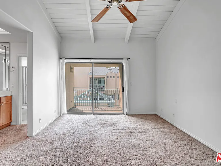 14101 Dickens St #10 — Photo 28
