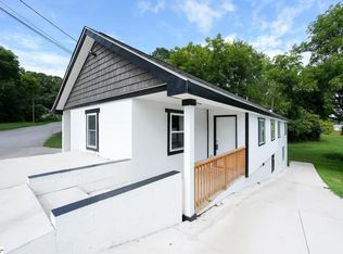 405 Hunters Ct, Laurens, SC 29360