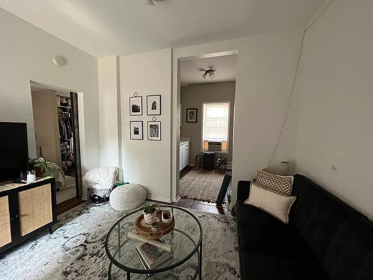 2107 N Racine Ave #1R — Photo 5