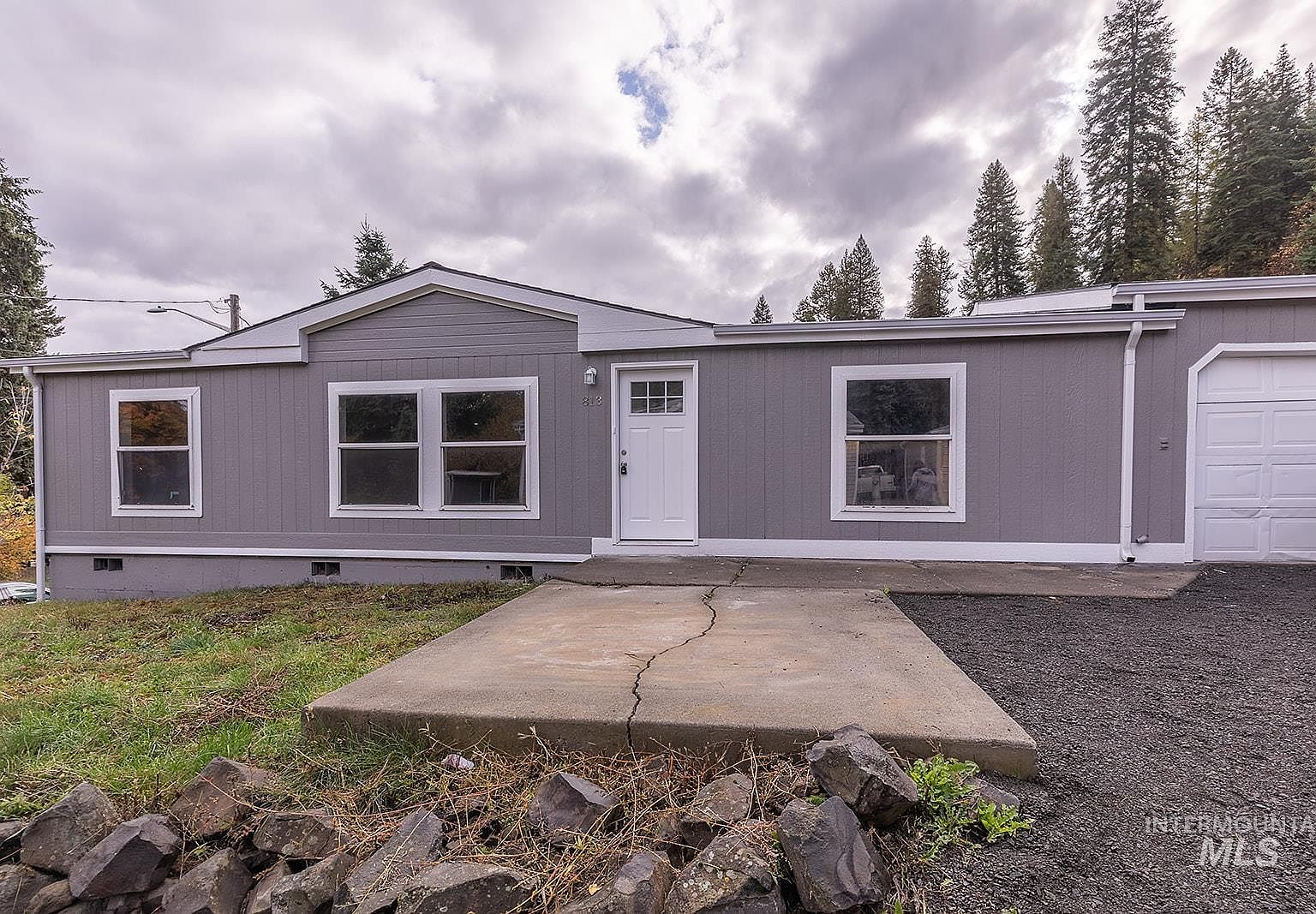 813 Bentz St, Troy, ID 83871 Zillow