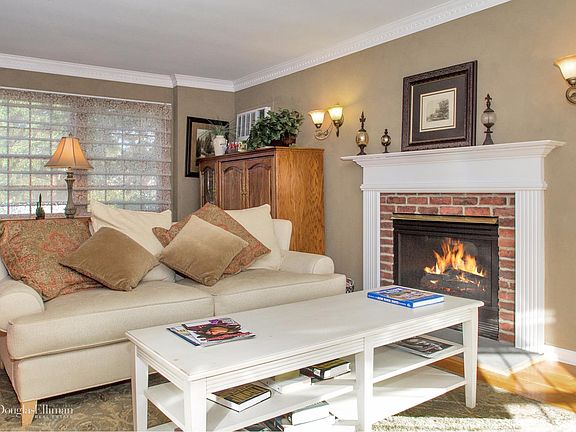 4th image of 55 Algonquin Ave