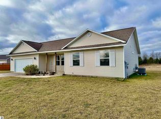 8432 King Arthurs Ct, Kingsley, MI 49649