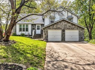 505 S Ridge Dr, Olathe, KS 66061