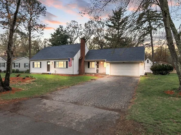 252 Kenmore Dr, Longmeadow, MA 01106