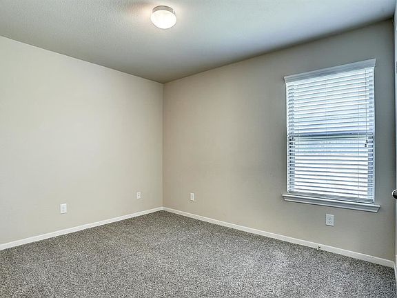 4th image of 2918 Indwarra Ct