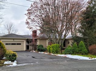 74 E Bel Air Rd, Cranston, RI 02920