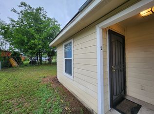409 Amires Pl, San Antonio, TX 78237