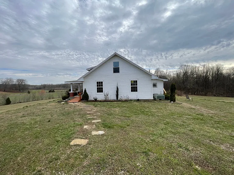 555 Hopewell Rd — Photo 35