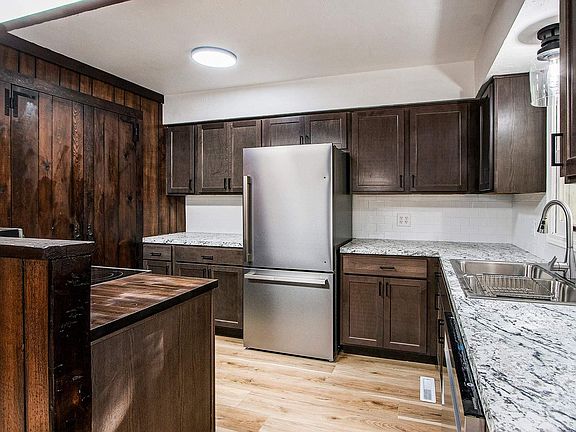 5th image of 141 Quail St