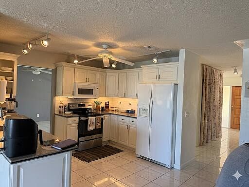 4th image of 2554 SW 23rd Cranbrook Drive