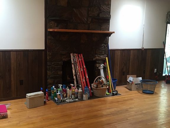 3rd image of 1074 Lakeside Dr