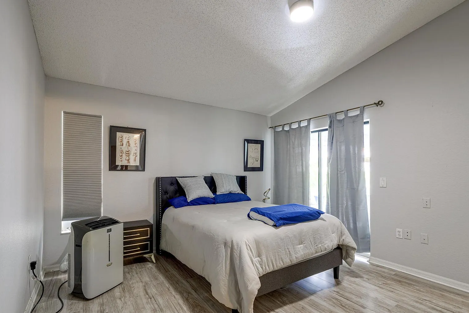 2 bed, 2.0 bath, 1463 sqft, $2,095 — Photo 4