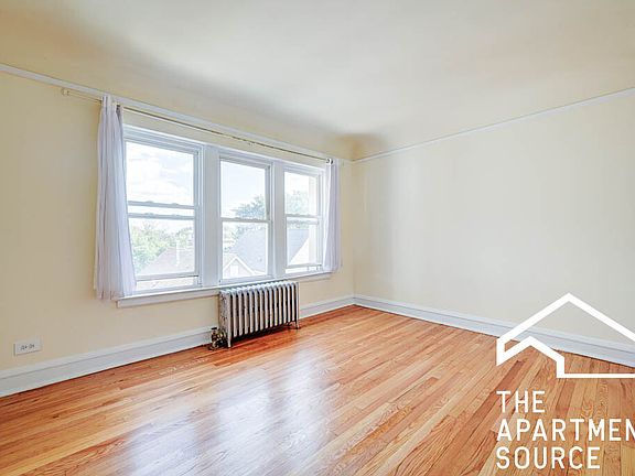 3rd image of 2950 N Albany Ave #3