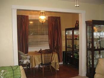4th image of 810 N Roosevelt Ave