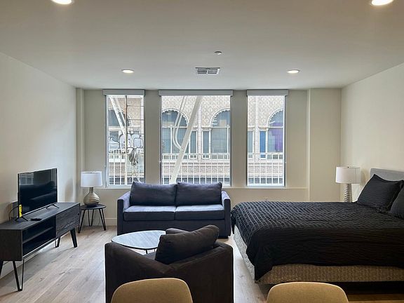 2nd image of 601 S Broadway #203