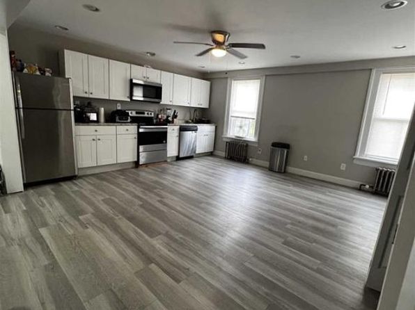 1027 Beekman Rd #4