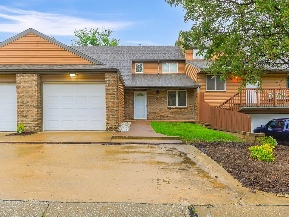 656 Huntridge Dr