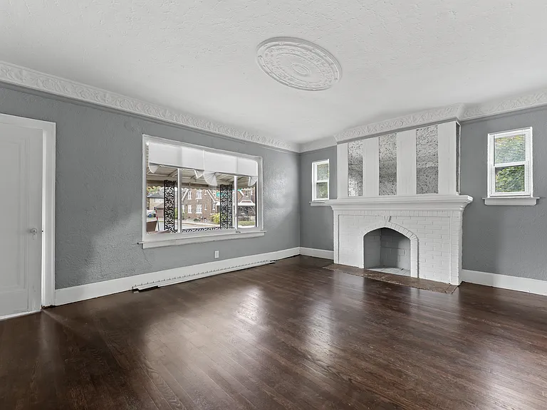 17614 Roselawn St #A & B — Photo 10