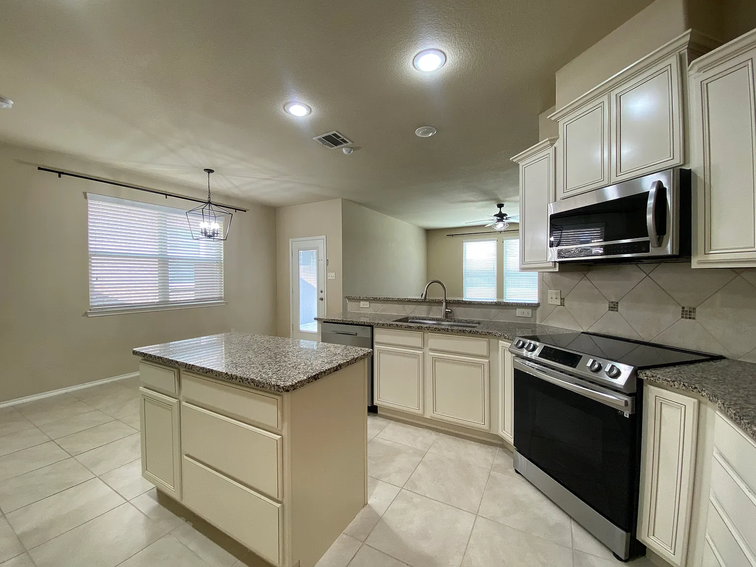4 bed, 2472 sqft, $2,199 — Photo 1