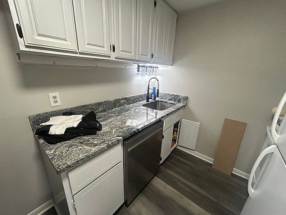 5th image of 10 Leonard Rd #10