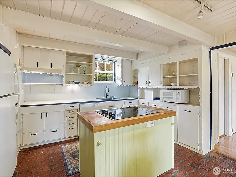 12404 NE 6th Pl — Photo 6