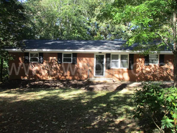 211 Forest Park Dr, Matthews, NC 28104