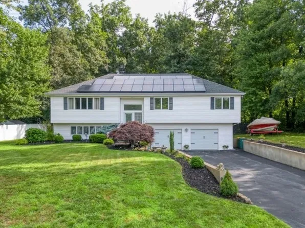 144 Leonard Farm Rd, Abington, MA 02351