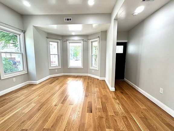 4th image of 56 Pinckney St #1
