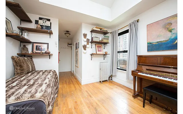 Rented by Douglas Elliman | media 26