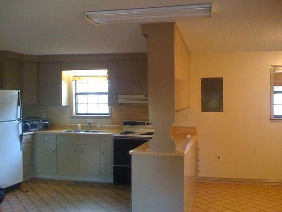 3rd image of 9230 Anniston Dr