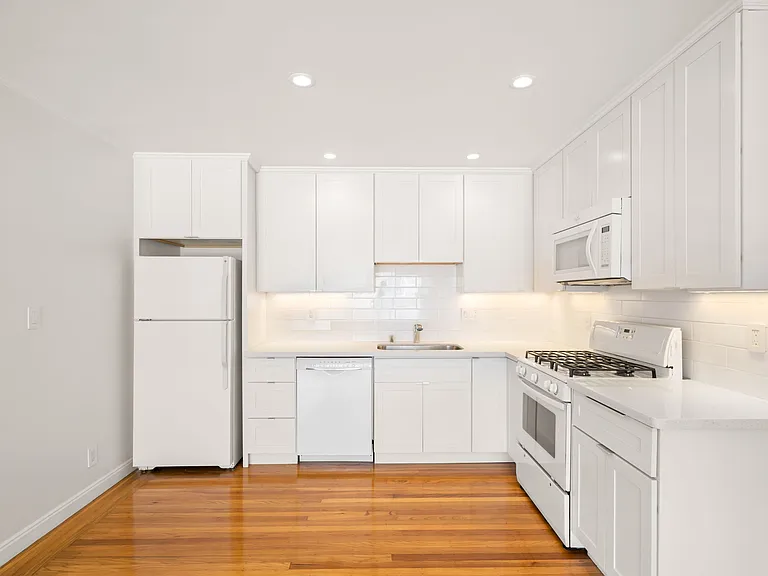 4441 Balboa St #2 — Photo 17