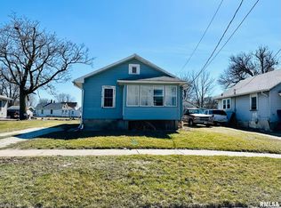 552 W 1st St, Galesburg, IL 61401