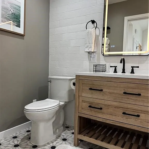 2404 W Mills Dr — Photo 11