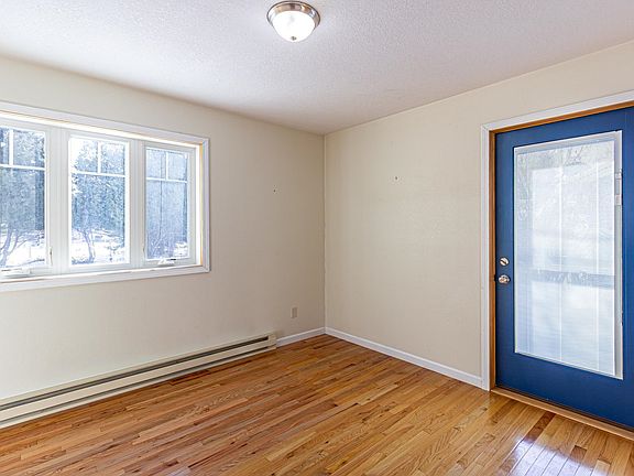 4th image of 18 Dogwood Blvd