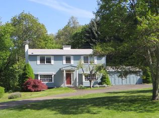 399 Mowetza Dr, Ashland, OR 97520