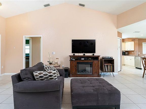 4th image of 113 Thelma Dr