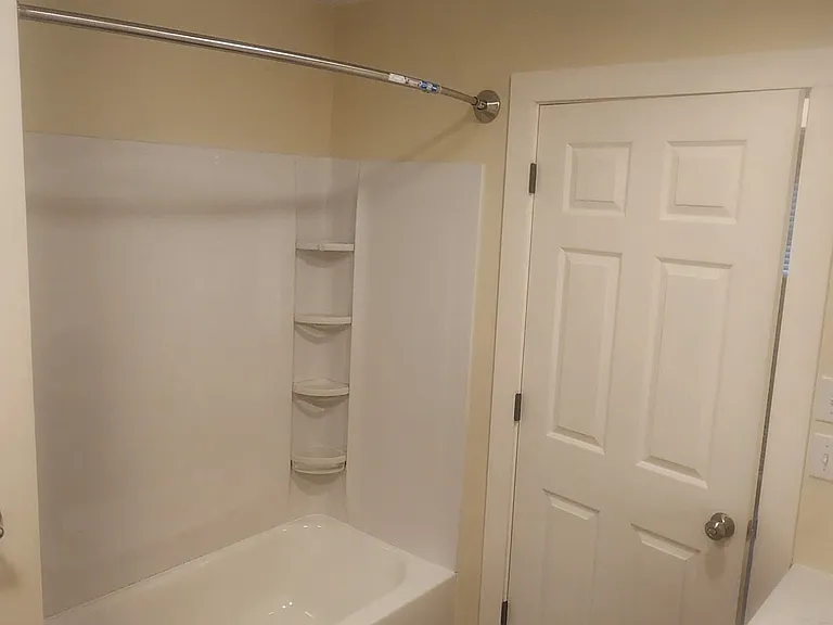 410 Washington St — Photo 3