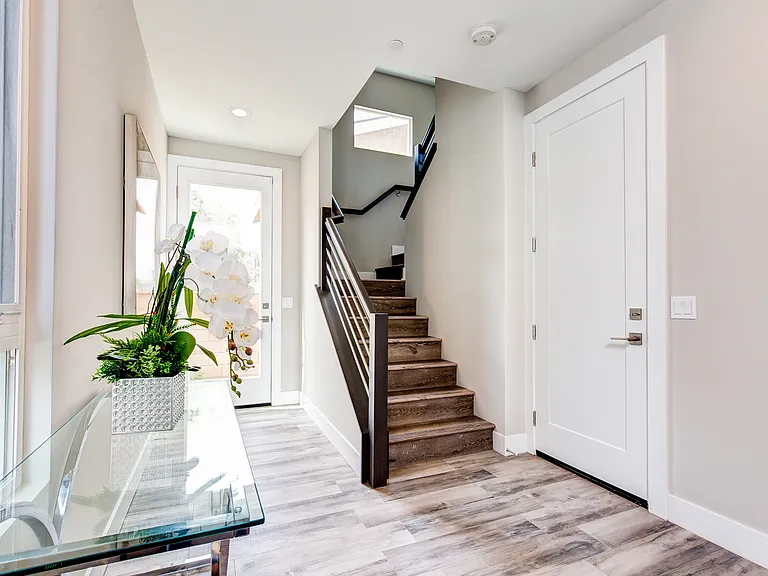 2068 Maple Ave #C — Photo 7