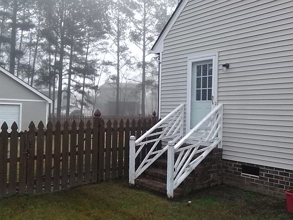 3rd image of 209 Emerson Dr