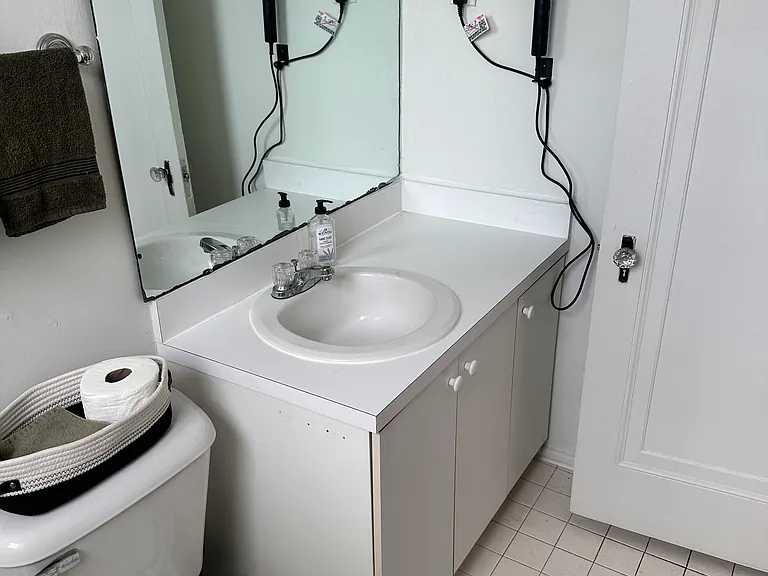 1010 Hi Pointe Pl #5 — Photo 15