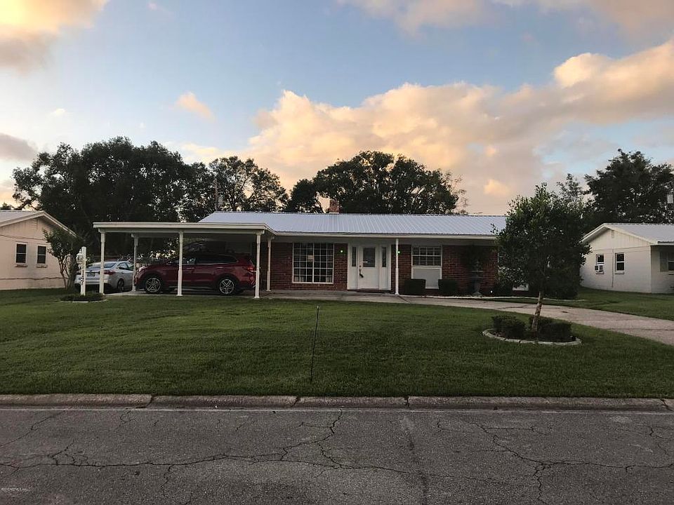 1st image of 147 River Dr E