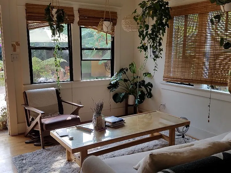 Venezia Ave — Photo 3