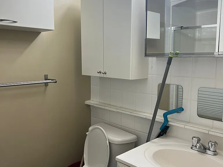 888 W 13th Ave #201 — Photo 19
