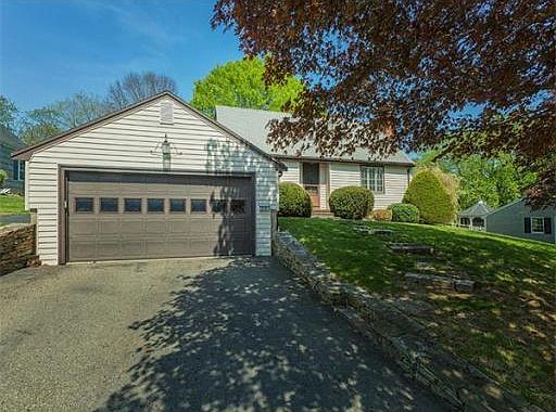3rd image of 25 Farley Ave