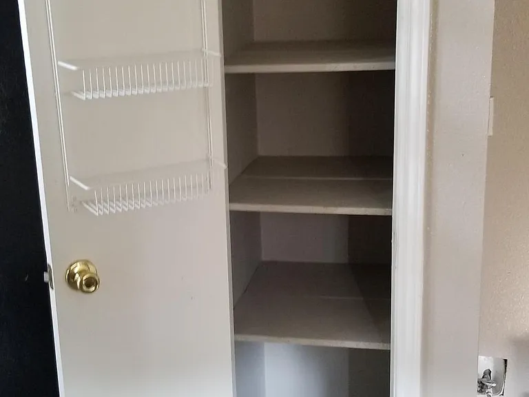 Kitchen pantry