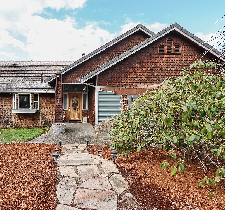 1st image of 4675 Benita Pl NE
