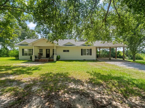 19 Hall Dr, Moselle, MS 39459