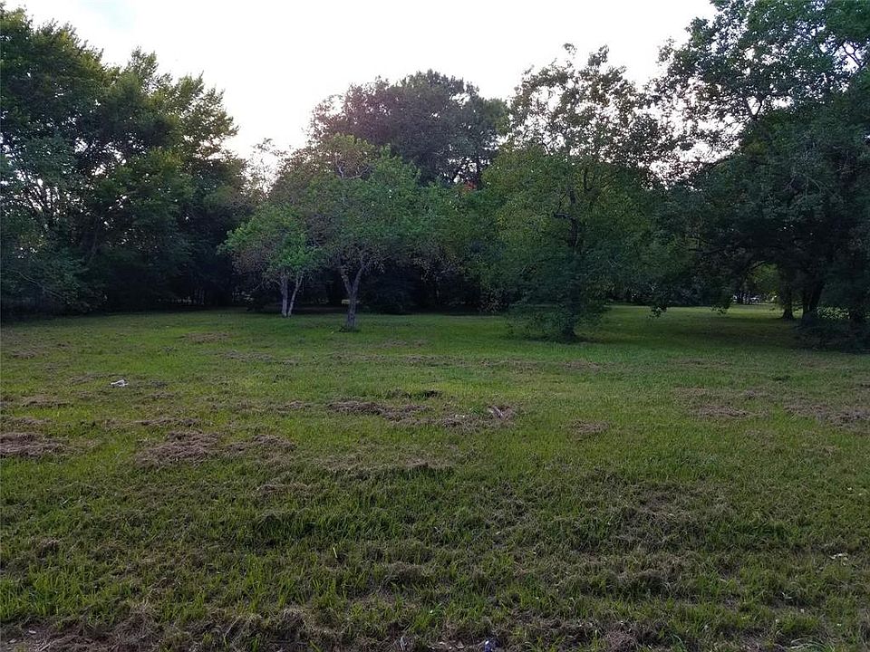 1st image of 4412 Mockingbird Ln