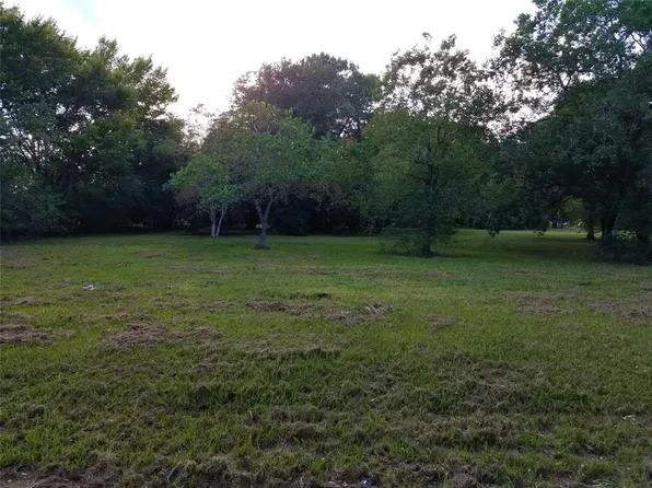 4410 Mockingbird Ln, Bay City, TX 77414