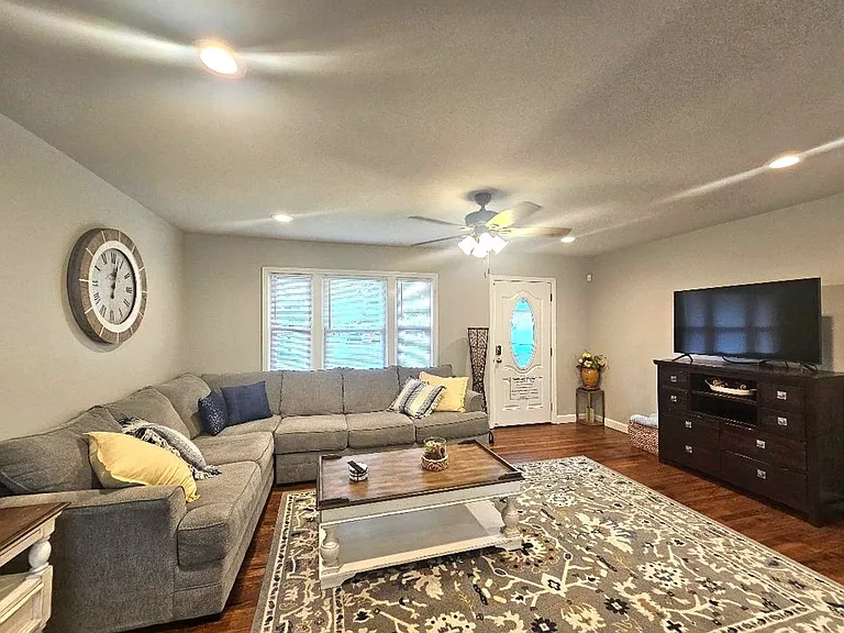 119 Chipley Ln — Photo 8